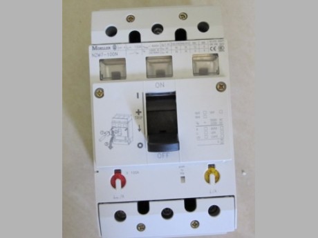 ����Ĭ�յ�ѹ����