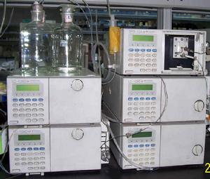 ���۵�����������м����