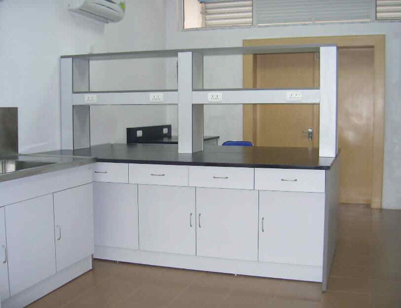 ����ʵ��̨