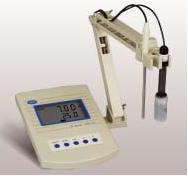 ΢����pH��